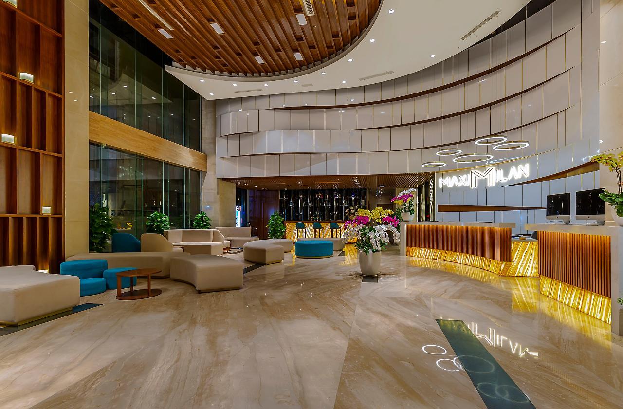 Maximilan Danang Beach Hotel Екстериор снимка
