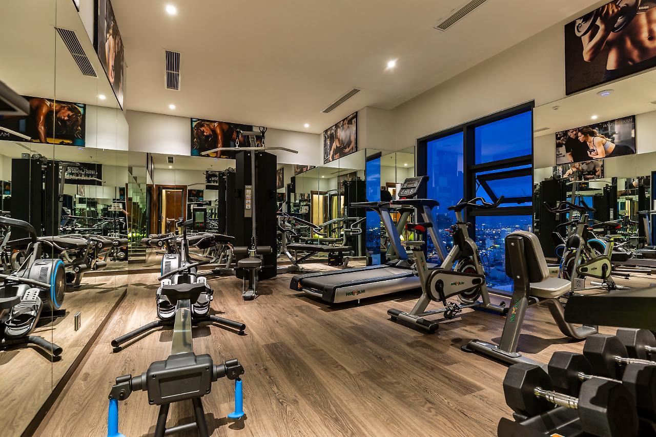 Maximilan Danang Beach Hotel Екстериор снимка