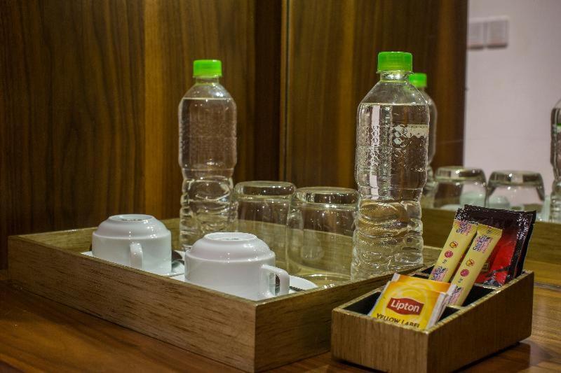 Maximilan Danang Beach Hotel Стая снимка