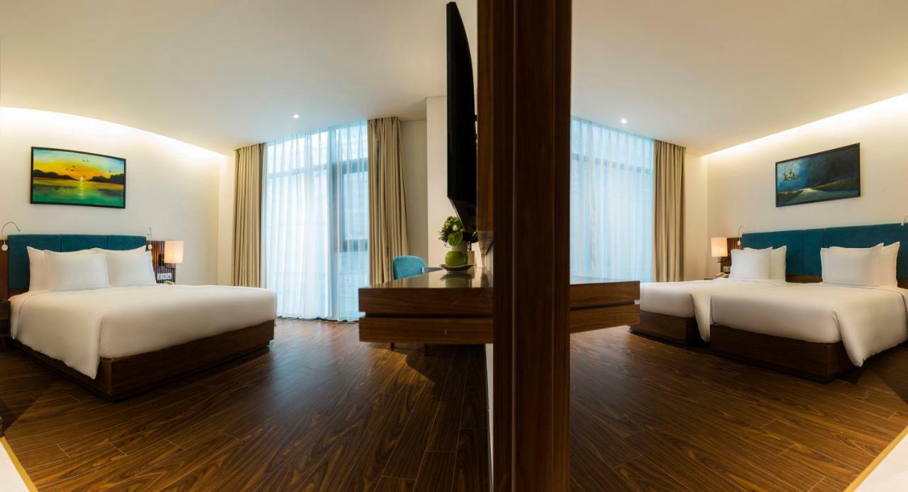Maximilan Danang Beach Hotel Екстериор снимка