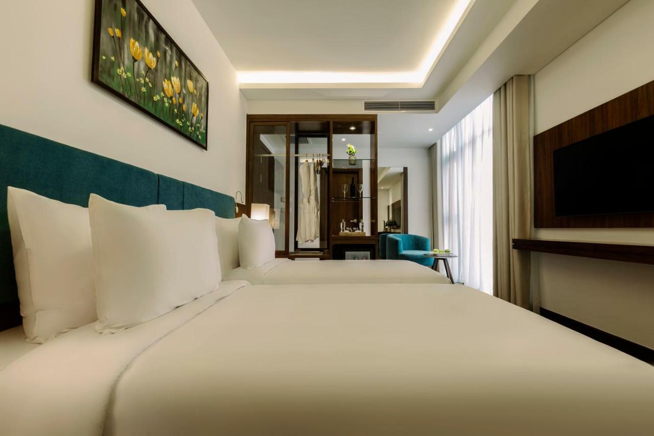 Maximilan Danang Beach Hotel Екстериор снимка