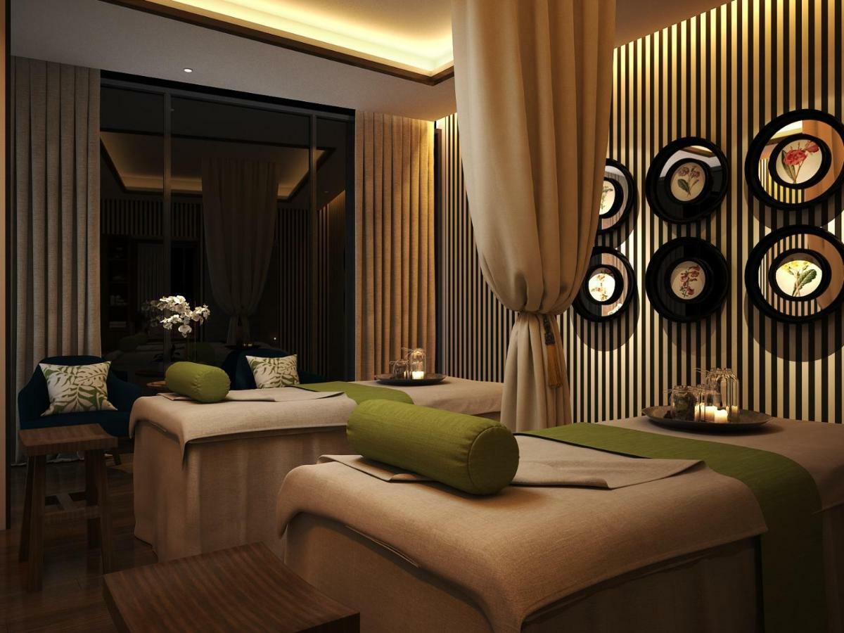 Maximilan Danang Beach Hotel Екстериор снимка